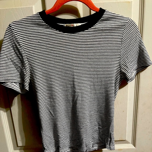 Striped Casual comfy cotton fitted tshirt. - Picture 1 of 3